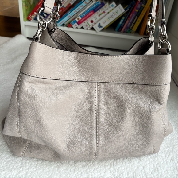 Coach Lexi Beige/Cream Leather Shoulder Bag - Picture 5 of 9